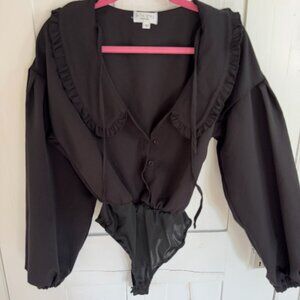 NWOT In The Style Black Large Collar Blouse Bodysuit